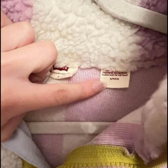 Levi’s checkered Sherpa quarter zip - Picture 3 of 3